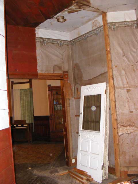 The recovered space and vintage wallpaper
